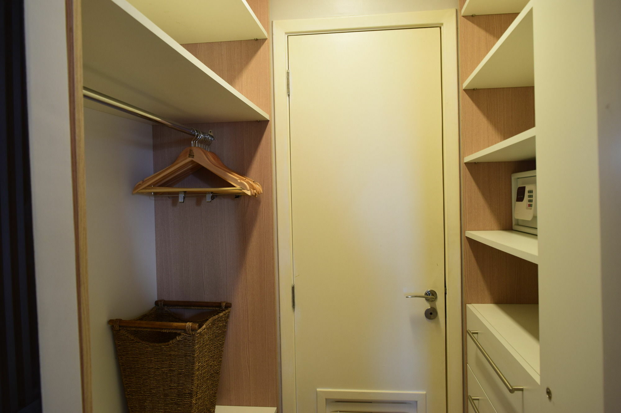 Vip Experience Aparthotel 3*